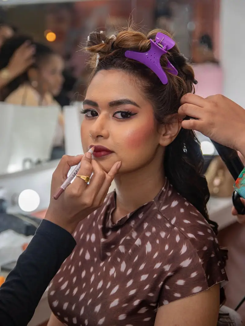 How to Become a Professional Makeup Artist in Qatar: Complete Career Guide (2026)